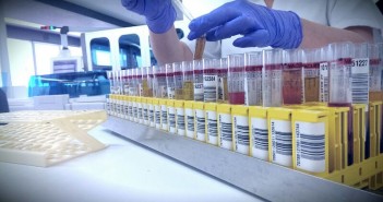 VI REUNIÓN CIENTÍFICA AEFA. Actualizaciones en el laboratorio de urgencias Díptico