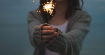 sparkler-677774_1280